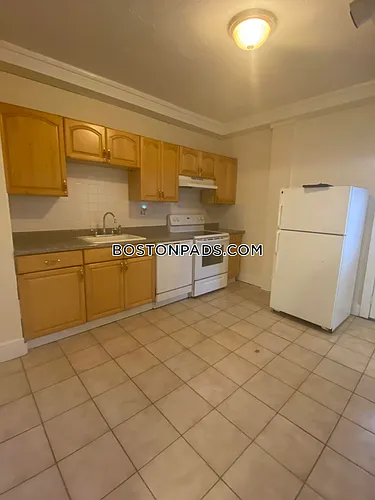 38 Bond St Photo 1