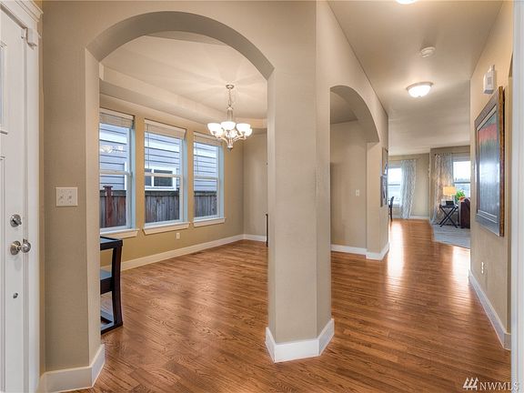 2nd image of 4220 Cashmere Dr NE