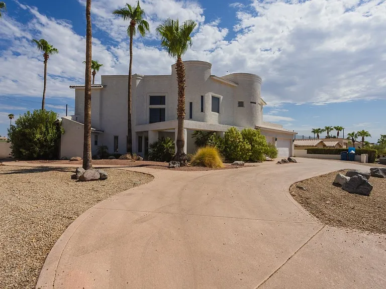 2320 Snead Dr — Photo 3