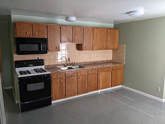 3rd image of 437 Prospect Ave APT 1