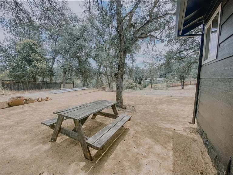 3847 Pebble Dr — Photo 29