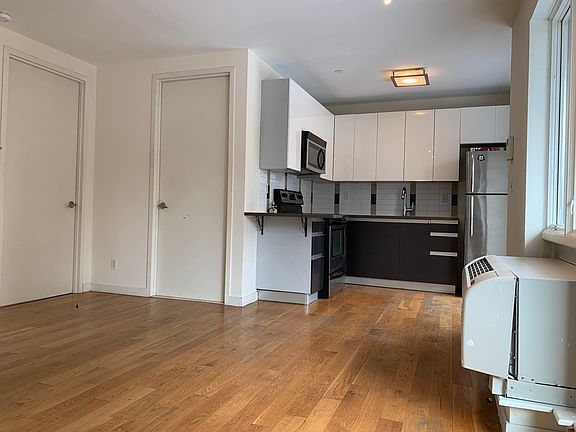 3rd image of 400 Bedford Ave #4F