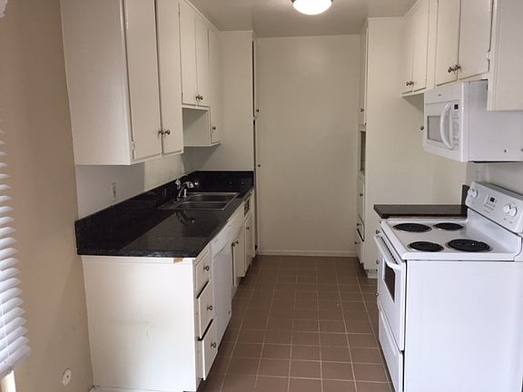 4th image of 12142 Burbank Blvd APT 1