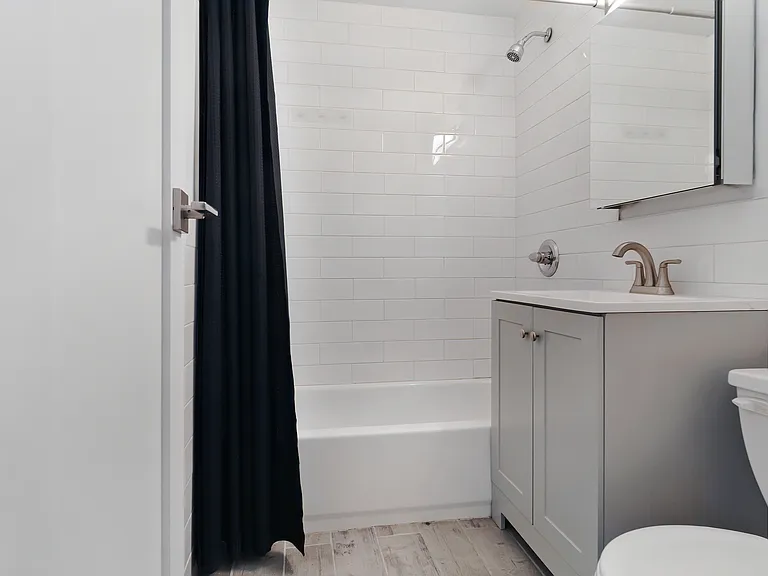 332 W 47th St #5A — Photo 13