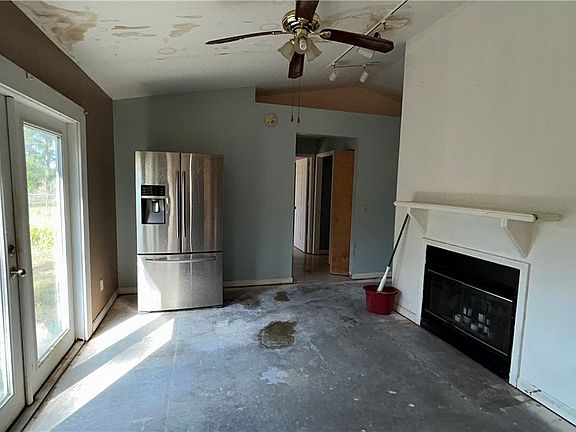 5th image of 915 5th Ave
