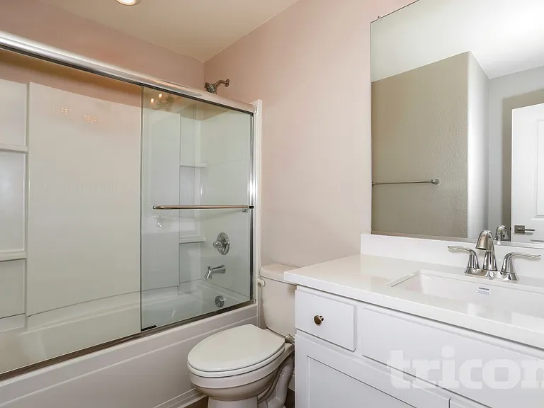 1262 Victorian St — Photo 12