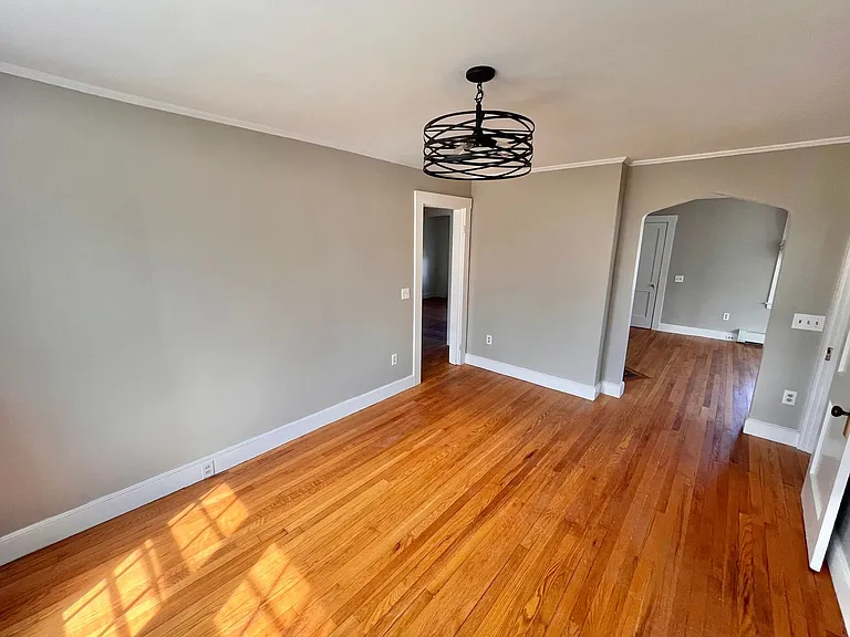 1430 Woodbury Ave — Photo 6