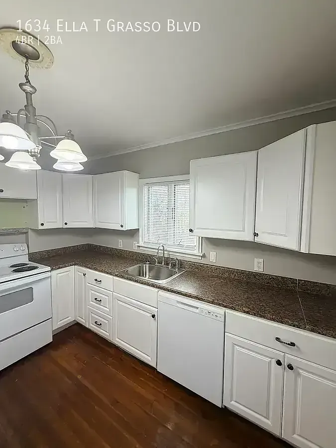 1634 Ella T Grasso Blvd — Photo 1