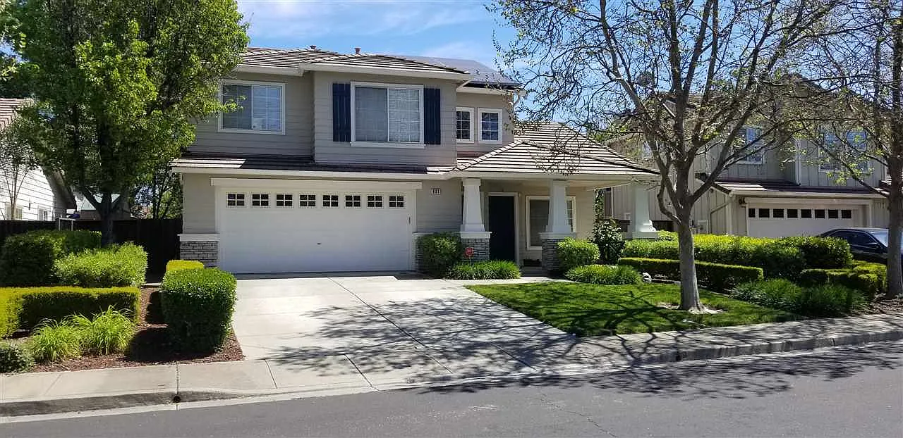 831 Saddleback Cir photo 1