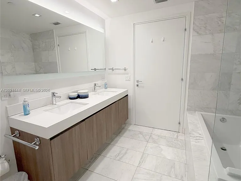 401 N Birch Rd #415 — Photo 11