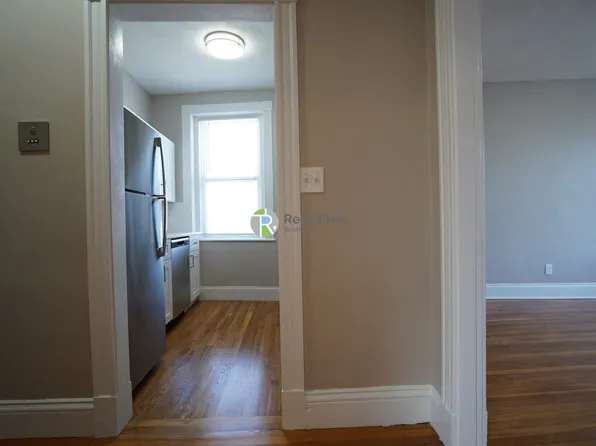 79 Gordon St, Brighton, MA