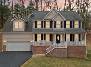 1877 Garrett Rd, Manchester, MD 21102