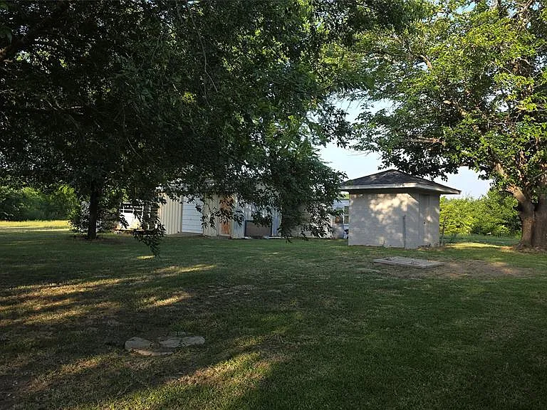 1664 E State Highway 56 — Photo 14
