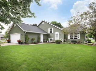 W6475 Lilac Ln, Greenville, WI 54942