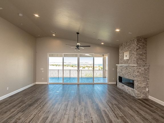 4th image of 598 Grand Island Dr