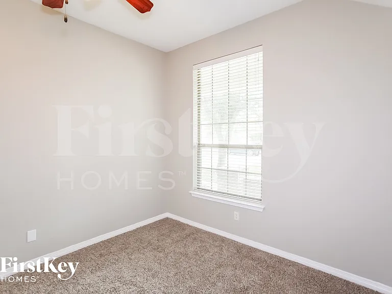 5829 Nathaniel Dr — Photo 13