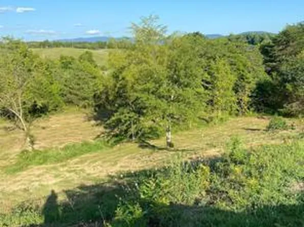 2644 Flat Creek Blvd E, Sevierville, TN 37876