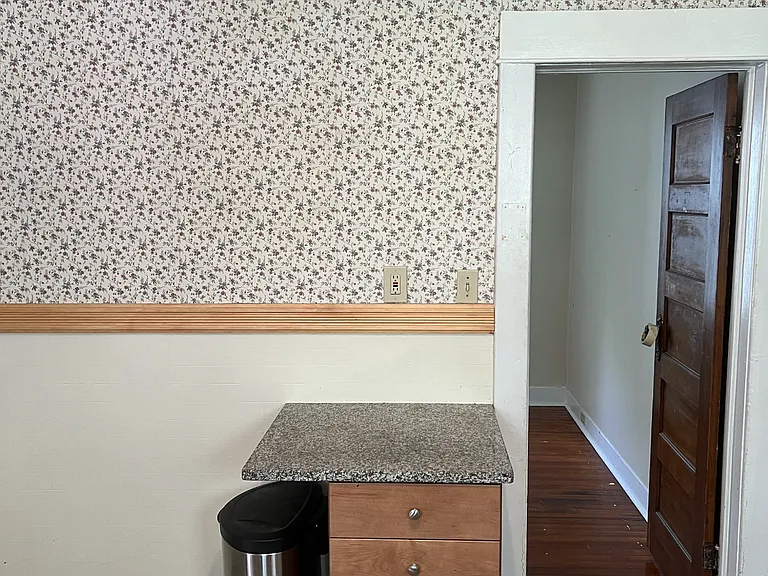 446 Morris St #1 — Photo 15