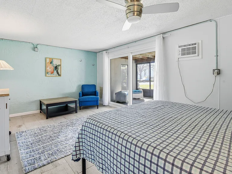 255 Capri Cir N #8 — Photo 33