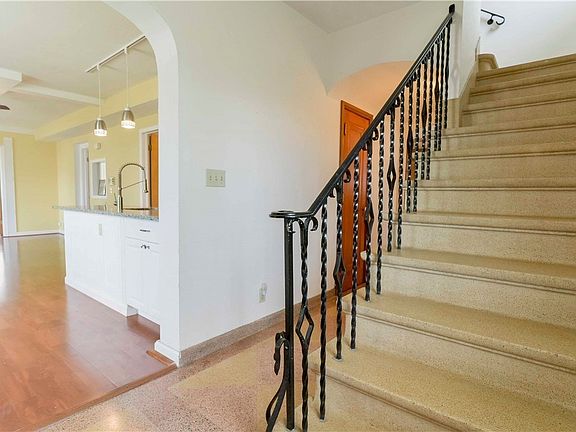 3rd image of 1666 James St