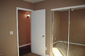 5th image of 850 E Nardini St