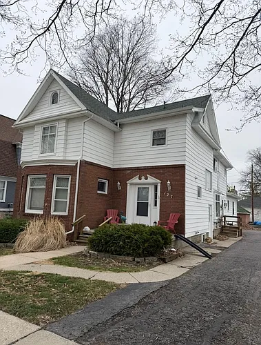 127 E Oak St #3 Photo 1