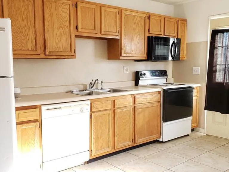 2312 W Lawrence Ave #4 — Photo 7