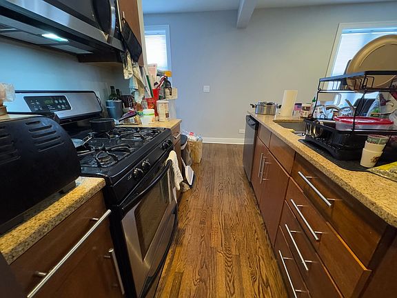 3rd image of 4226 N Whipple St APT 1S
