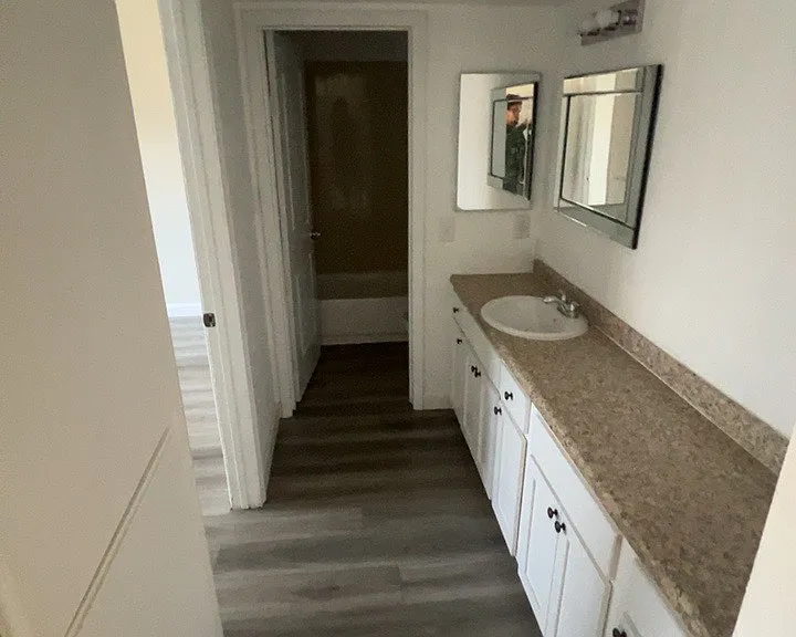 806 E Main St — Photo 5