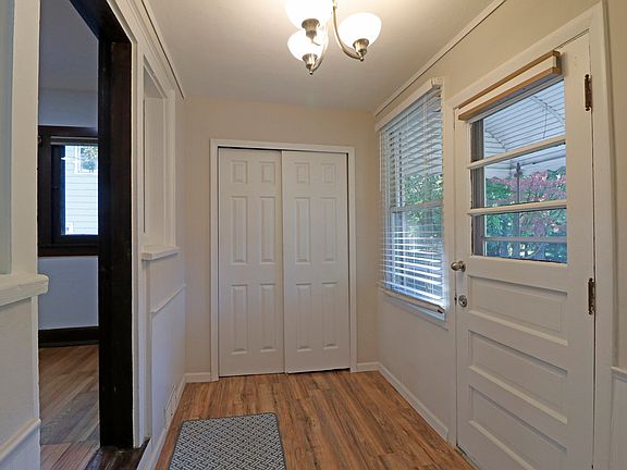 3rd image of 639 Vine Ave