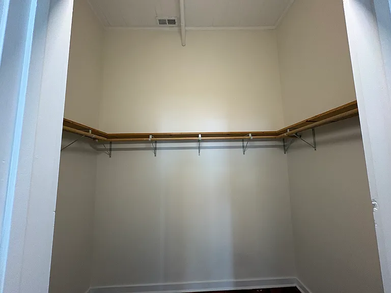 113 E Innes St #113 — Photo 17