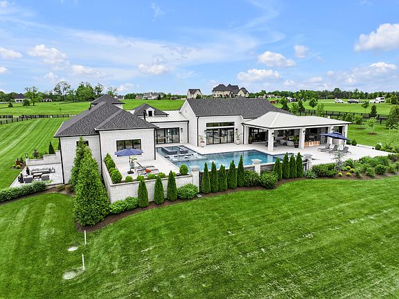 2nd image of 1010 Serenity Cir