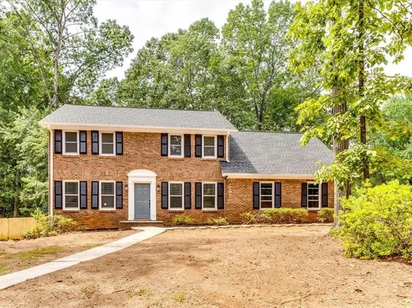 1493 Stoneleigh Hill Rd, Lithonia, GA 30058