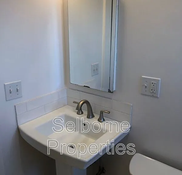 939 International Blvd — Photo 14