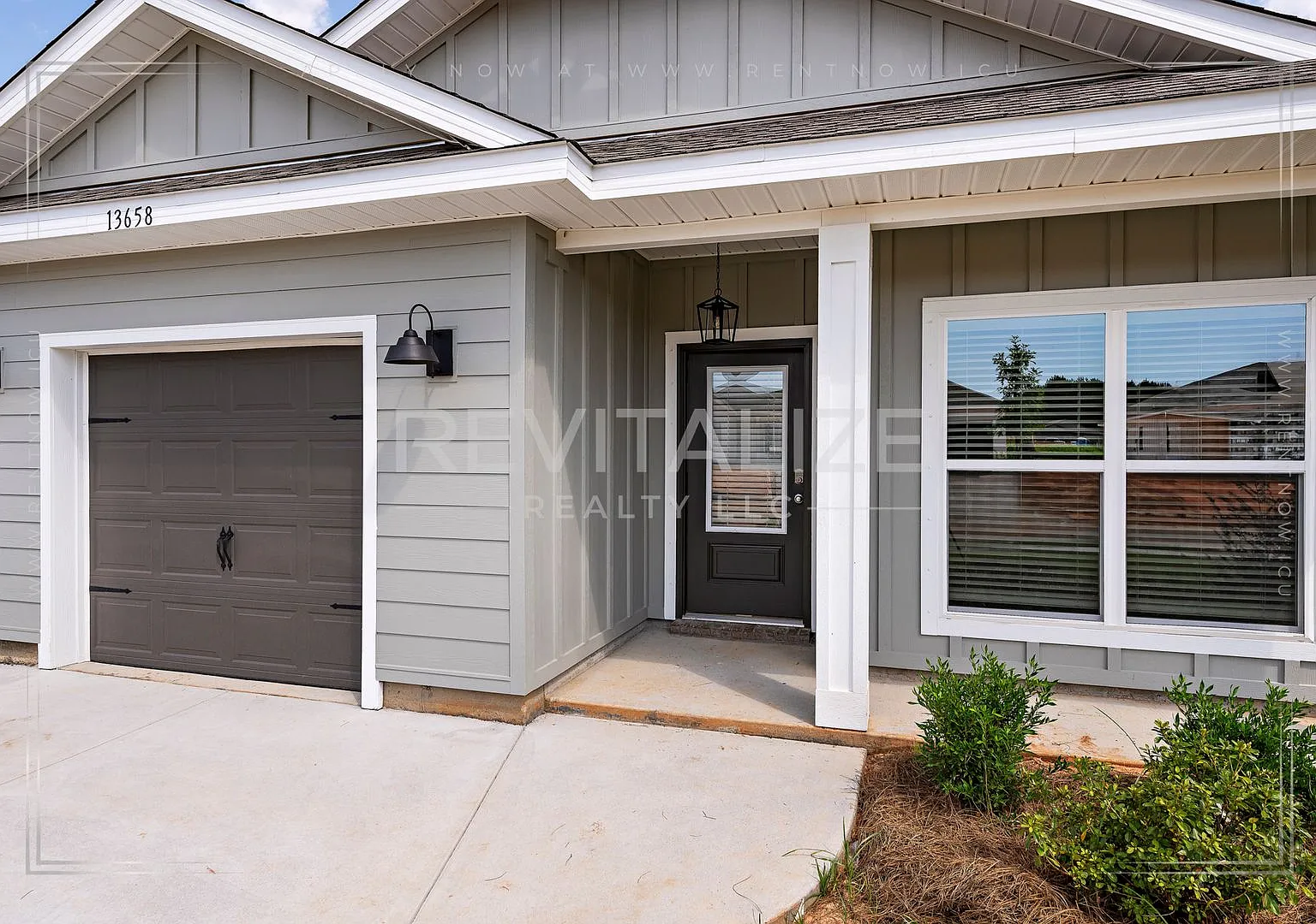Beautiful 3 Bedroom/2 Bathroom Home in Foley! — Photo 4