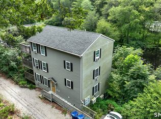 83 Inchcliffe Dr, Gales Ferry, CT 06335