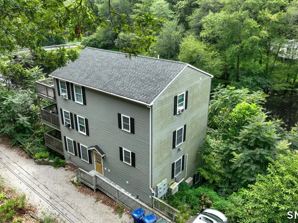 83 Inchcliffe Drive, Ledyard, CT 06335