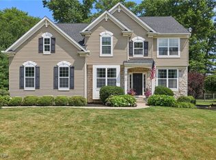 37120 Halsted Ln, Avon, OH 44011