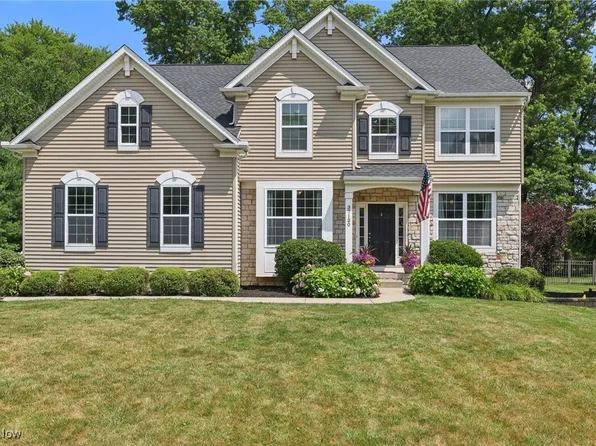 37120 Halsted Ln, Avon, OH 44011