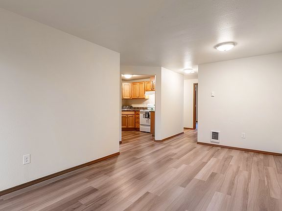 5th image of 4209 S 30th St #B09