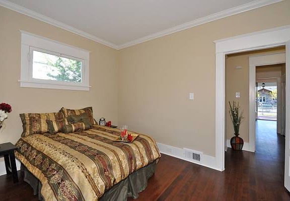 5th image of 227 S 38th St