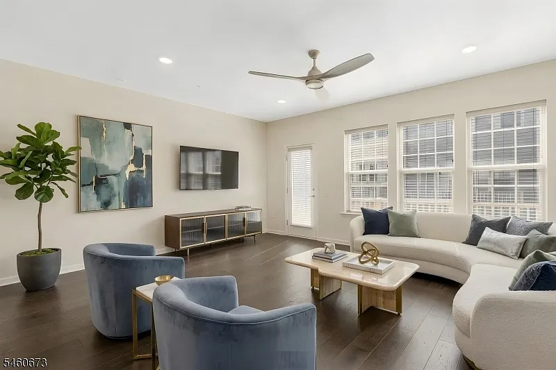 3 bed, 2.5 bath, $4,800 — Photo 4