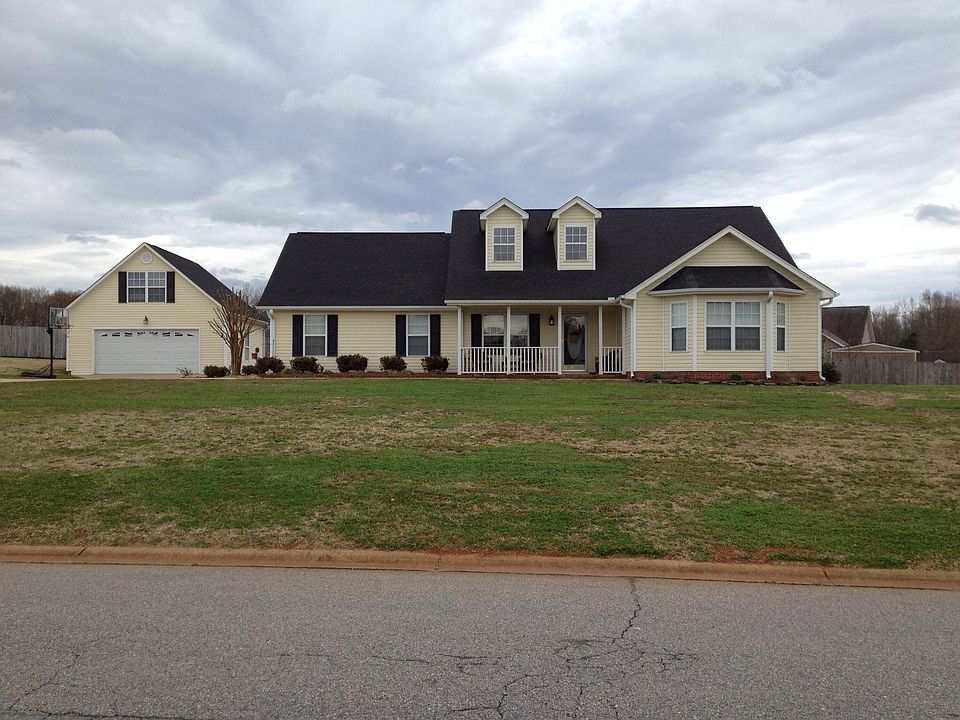 3br/2bath/4car w/bonus above