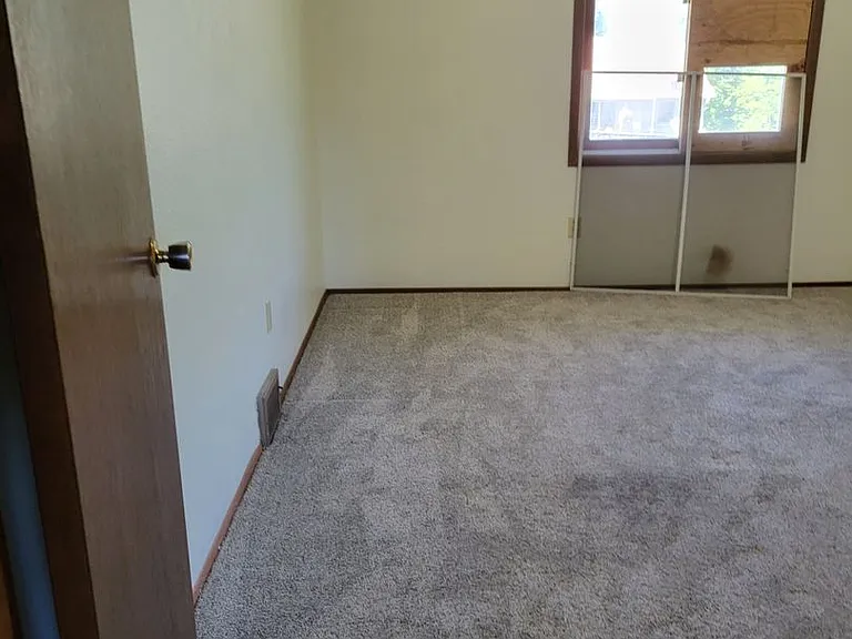 138 N Bay St — Photo 18