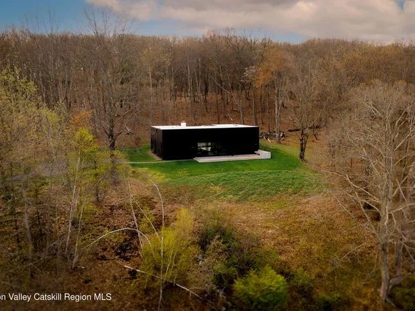 279 Tompkins Rd, Ancram, NY 12502