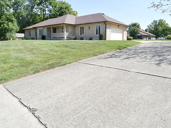 2nd image of 8176 Edgewood Ct