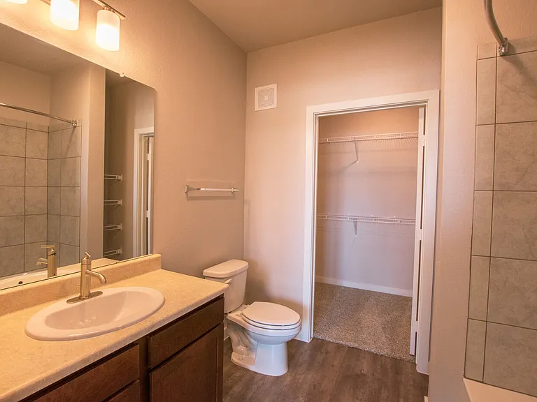Lofts at Ventura — Photo 4