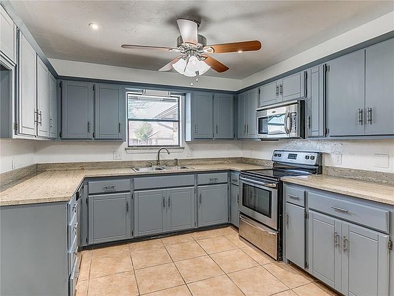 5th image of 12904 Heron Ln