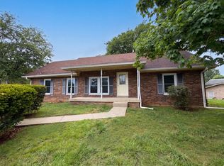 2536 Edge O Lake Dr, Nashville, TN 37217