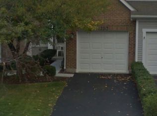 1220 Rhodes Ln, Naperville, IL 60540